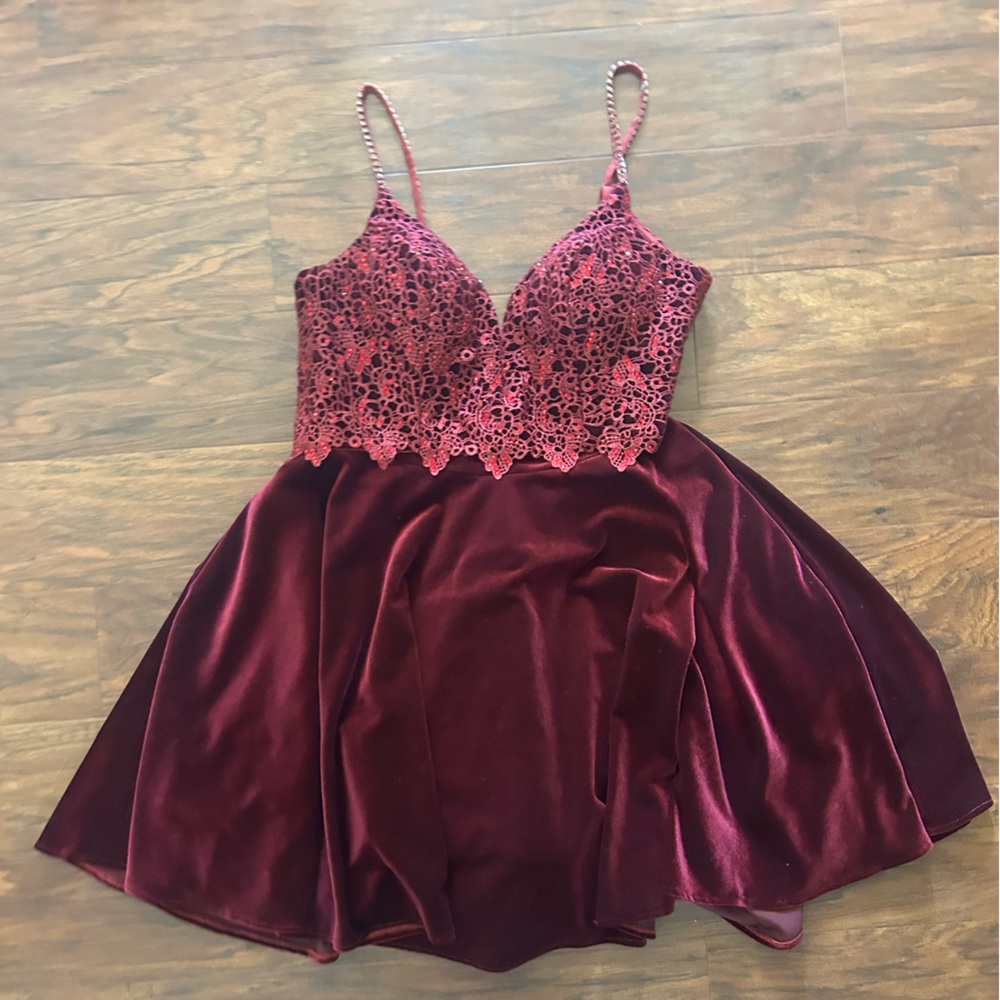 Alyce Paris Rich Burgundy Homecoming dress size 6